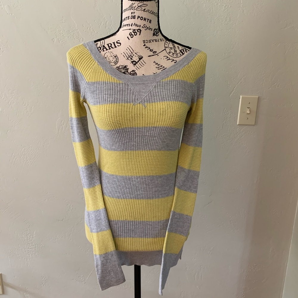American Eagle long sleeved tee Size S